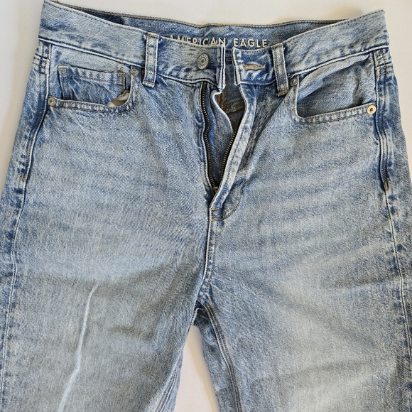 AE Mom jeans distressed acid wash light wash retro 90s y2k jeans size 2/ 27 - Picture 3 of 9